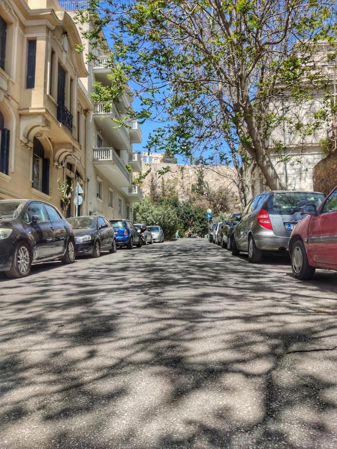 Under The Rock Of Acropolis By Yha Apartment Athena Bagian luar foto