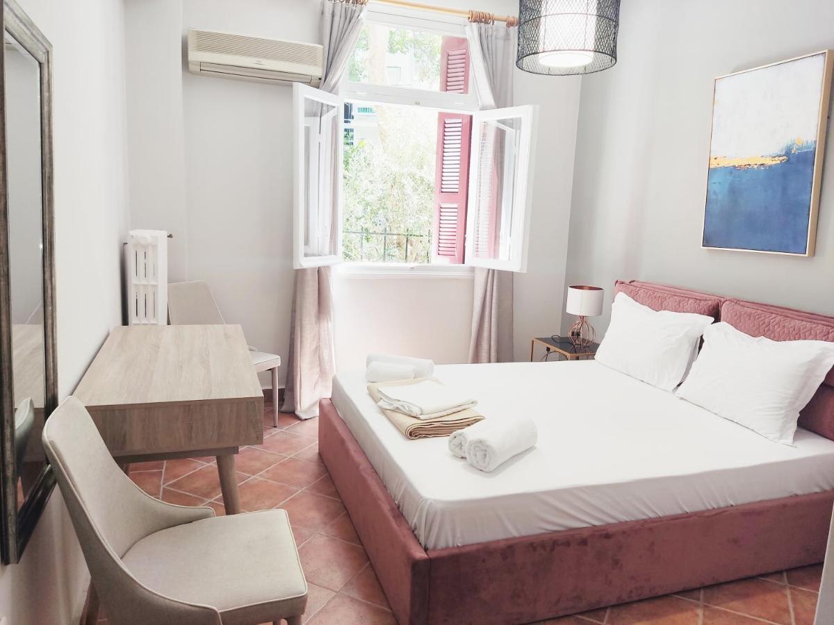 Under The Rock Of Acropolis By Yha Apartment Athena Bagian luar foto