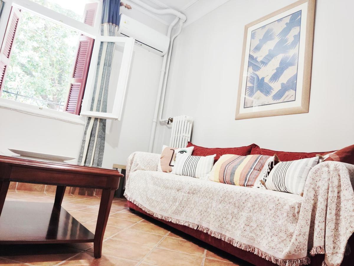 Under The Rock Of Acropolis By Yha Apartment Athena Bagian luar foto